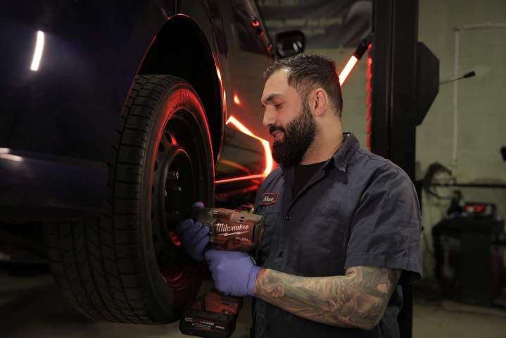 Installation rapide et équilibrage des pneus de saison